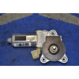 RIGHT FRONT WINDOW...