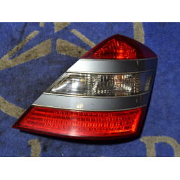 Mercedes-Benz  TAIL LIGHT...