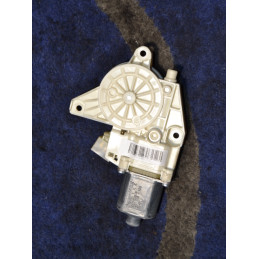 Mercedes-Benz   REAR WINDOW...