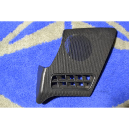 Loudspeaker opening right...